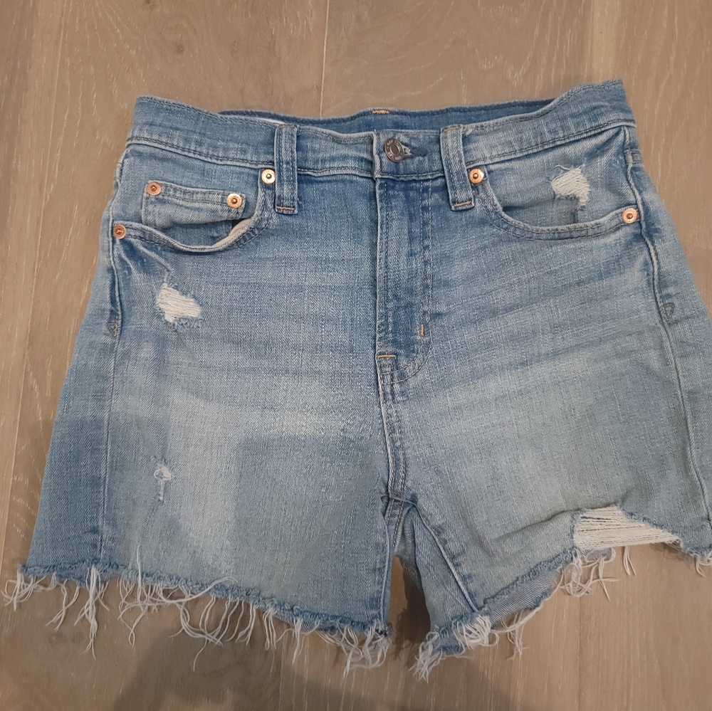Gap 4-in high rise frayed